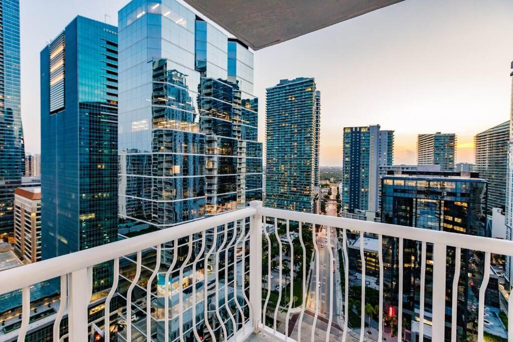 Upscale Brickell 3 Bedroom With Water Views And Free Parking Miami Bagian luar foto