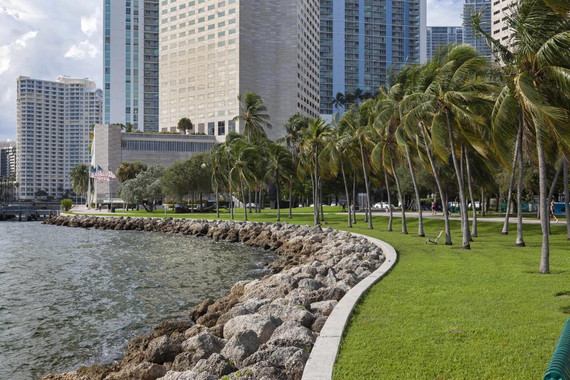 Upscale Brickell 3 Bedroom With Water Views And Free Parking Miami Bagian luar foto