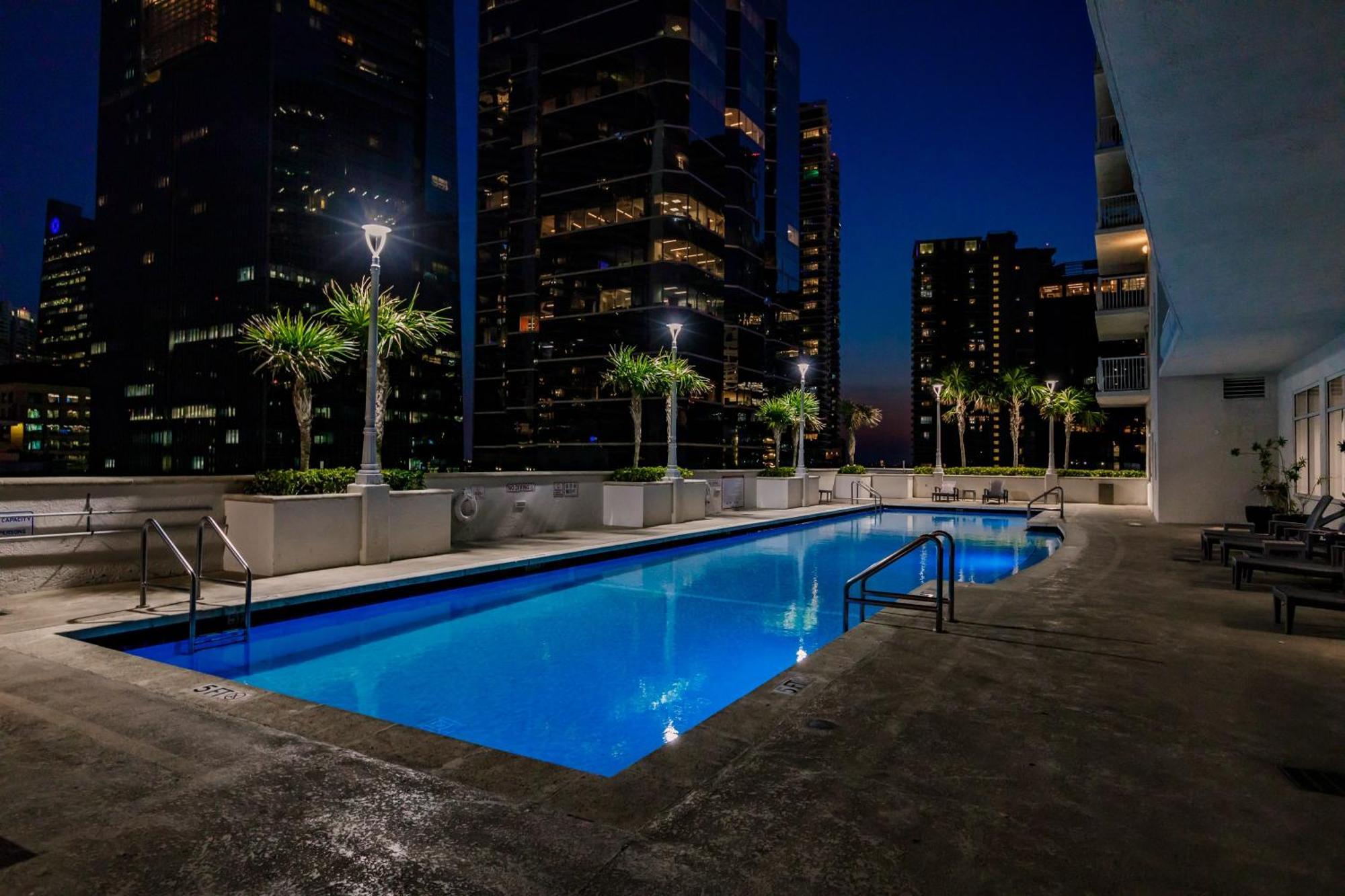 Upscale Brickell 3 Bedroom With Water Views And Free Parking Miami Bagian luar foto