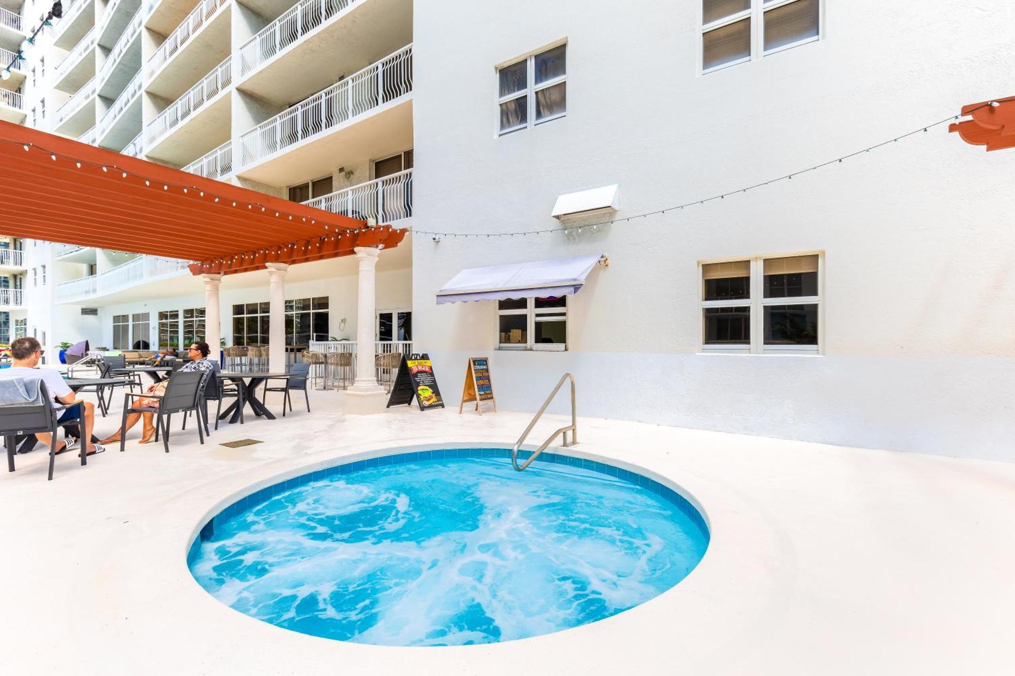 Upscale Brickell 3 Bedroom With Water Views And Free Parking Miami Bagian luar foto