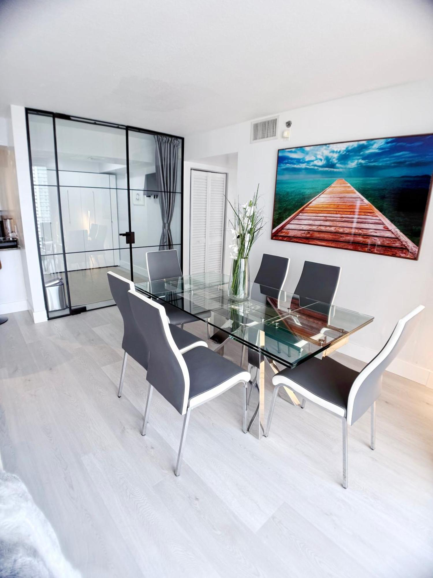 Upscale Brickell 3 Bedroom With Water Views And Free Parking Miami Bagian luar foto